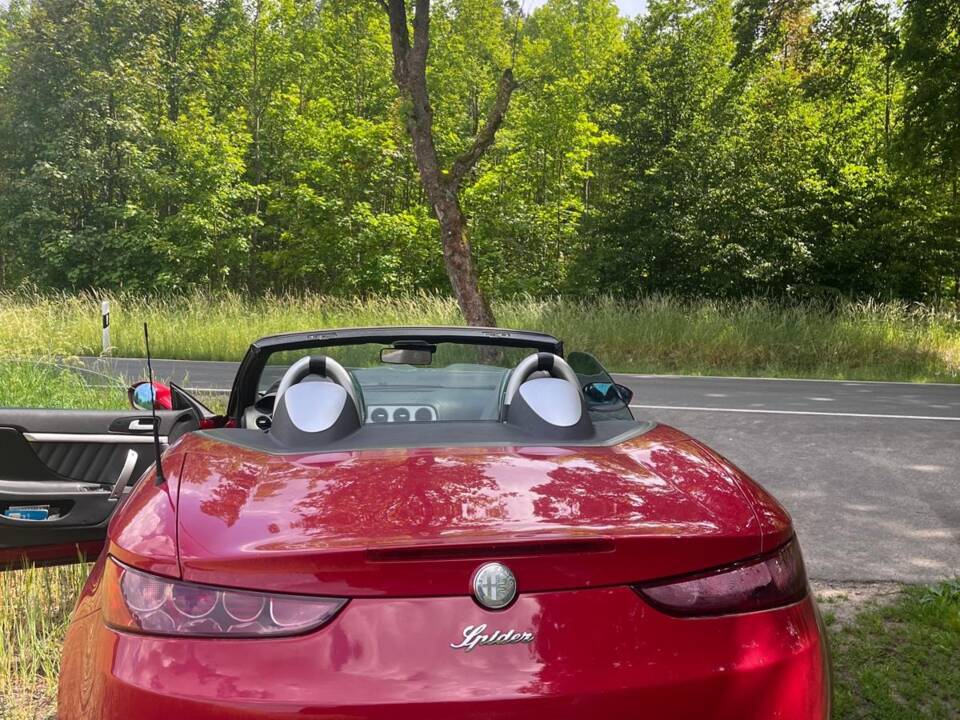 Image 7/29 of Alfa Romeo Spider 2.2 JTS (2008)