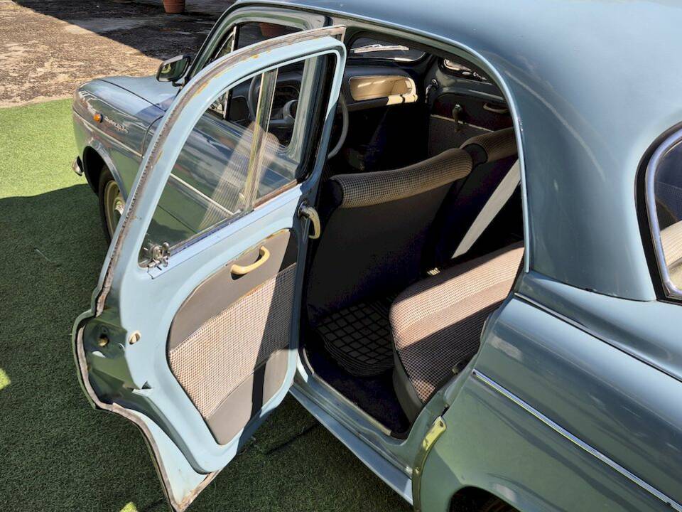 Image 35/64 of Alfa Romeo Dauphine R 1090 (1961)