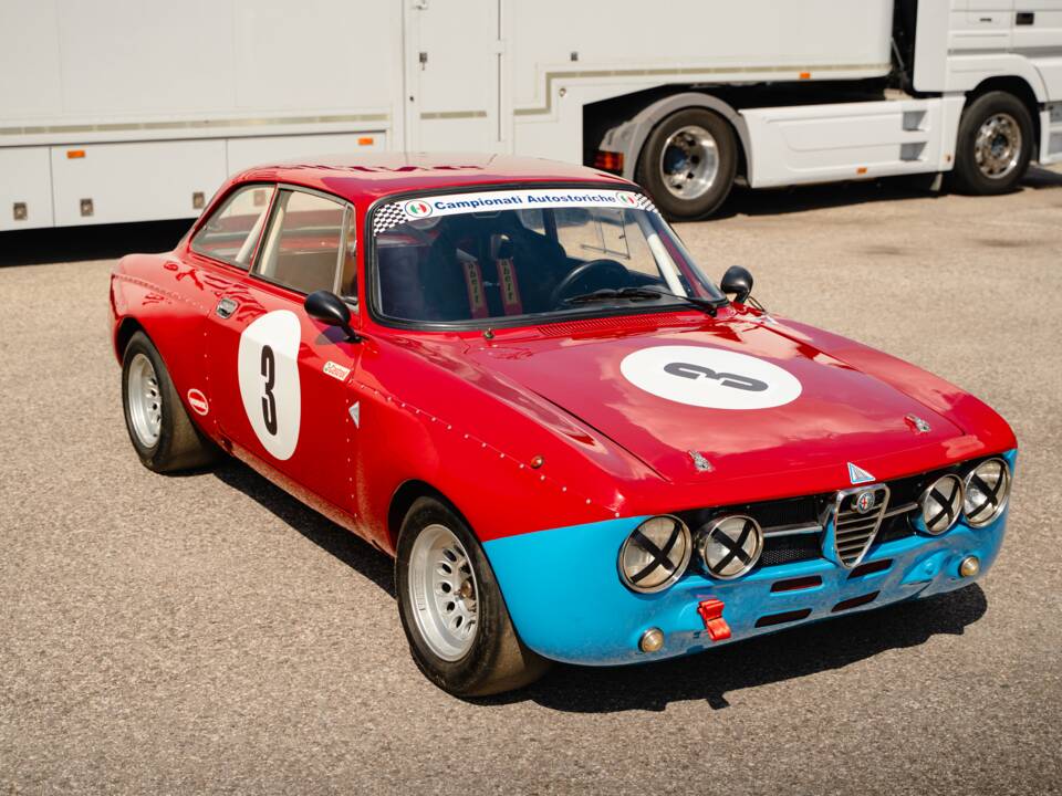 Imagen 5/81 de Alfa Romeo 1750 GT Veloce (1968)