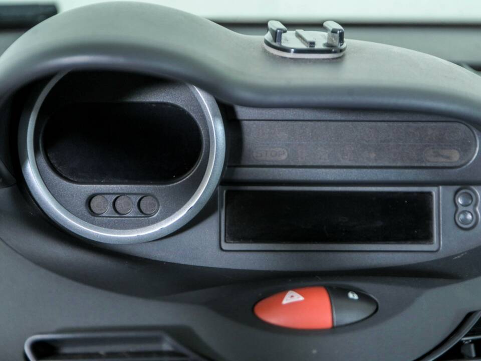 Bild 23/41 von Renault Twingo 1.2 16V (2008)