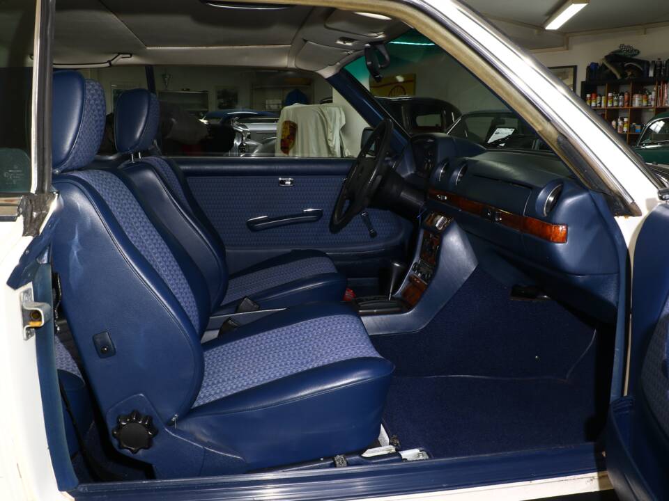 Image 11/25 of Mercedes-Benz 280 CE (1977)