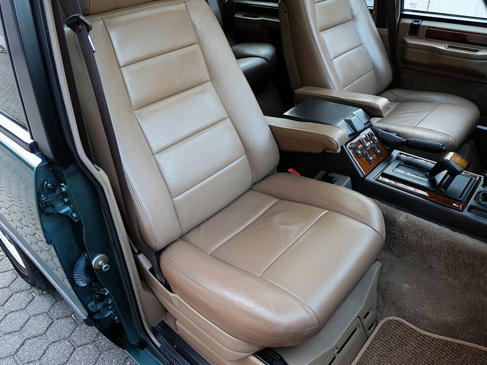 Image 22/63 of Land Rover Range Rover Classic Vogue LSEi (1993)