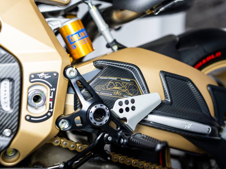 Bild 13/38 von MV Agusta DUMMY (2011)