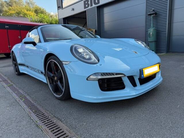 Immagine 2/27 di Porsche 911 Targa 4 GTS (2015)