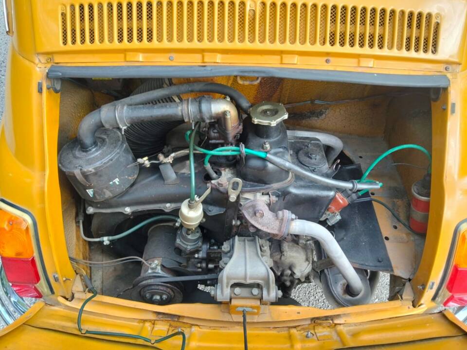 Image 16/33 of FIAT 500 L (1970)