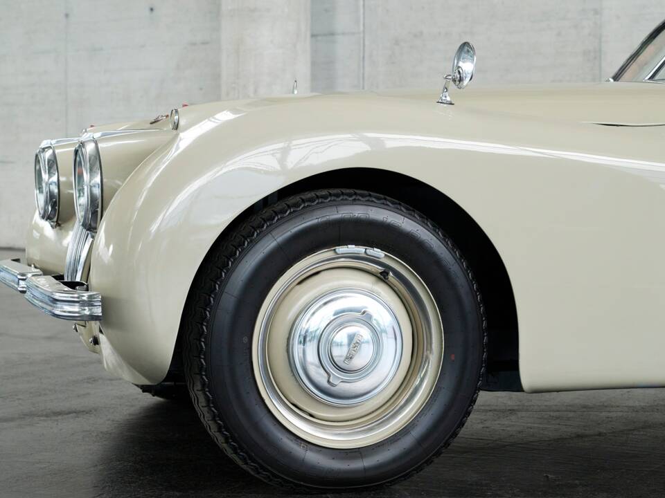 Image 7/50 de Jaguar XK 120 DHC (1953)