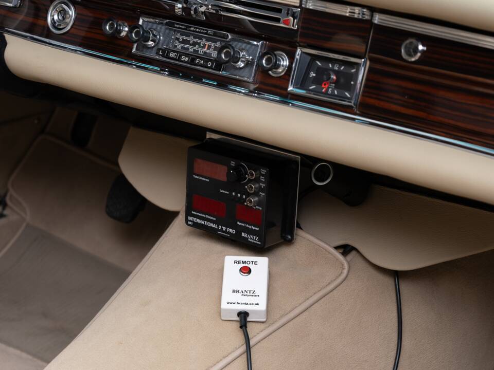 Bild 30/34 von Mercedes-Benz 250 SE (1966)