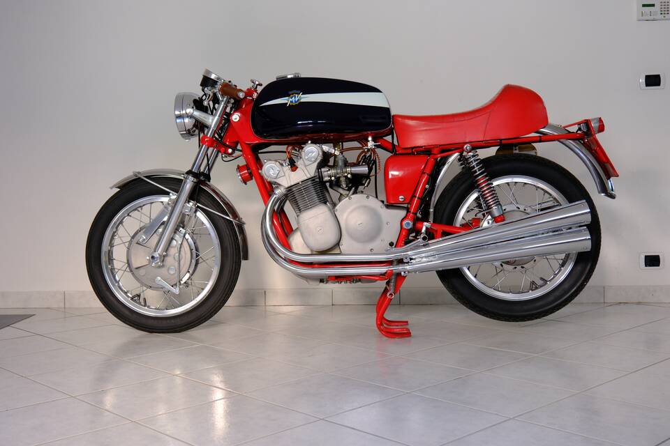 Image 50/99 of MV Agusta 750 Sport (1971)