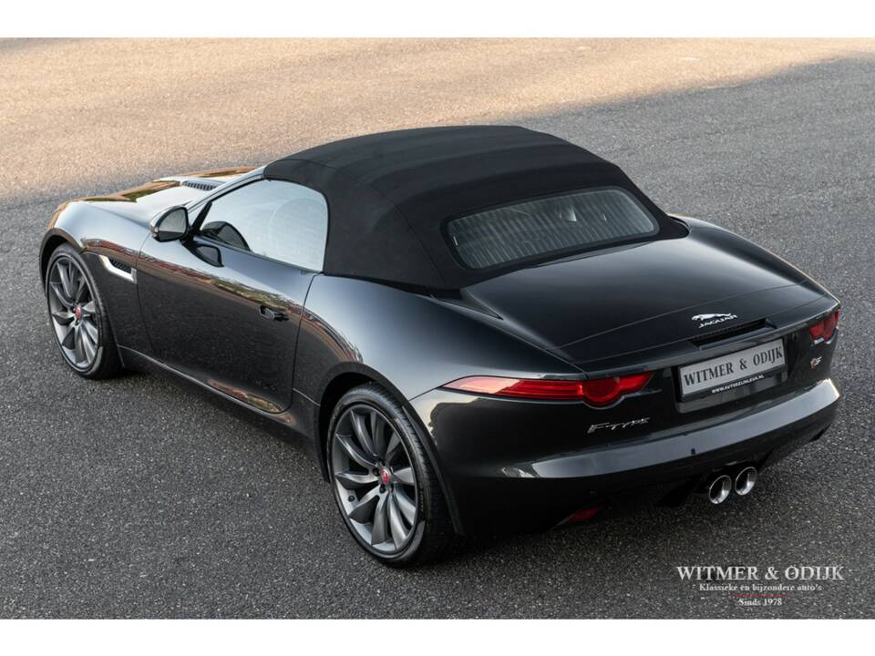 Image 30/37 de Jaguar F-Type S (2014)