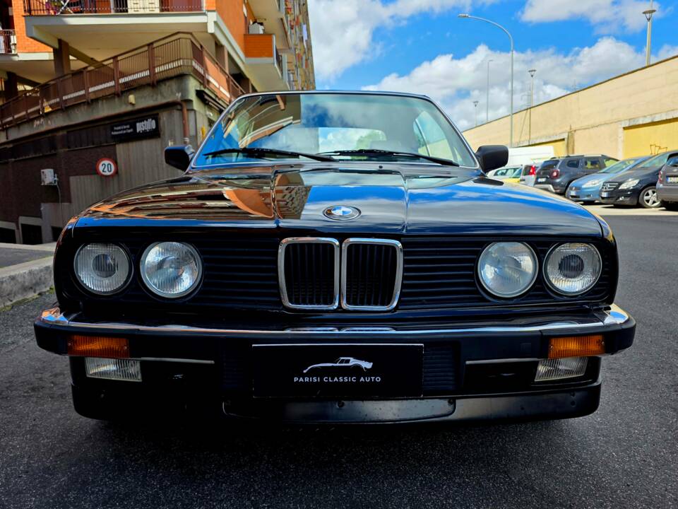 Bild 2/31 von BMW 320i (1988)
