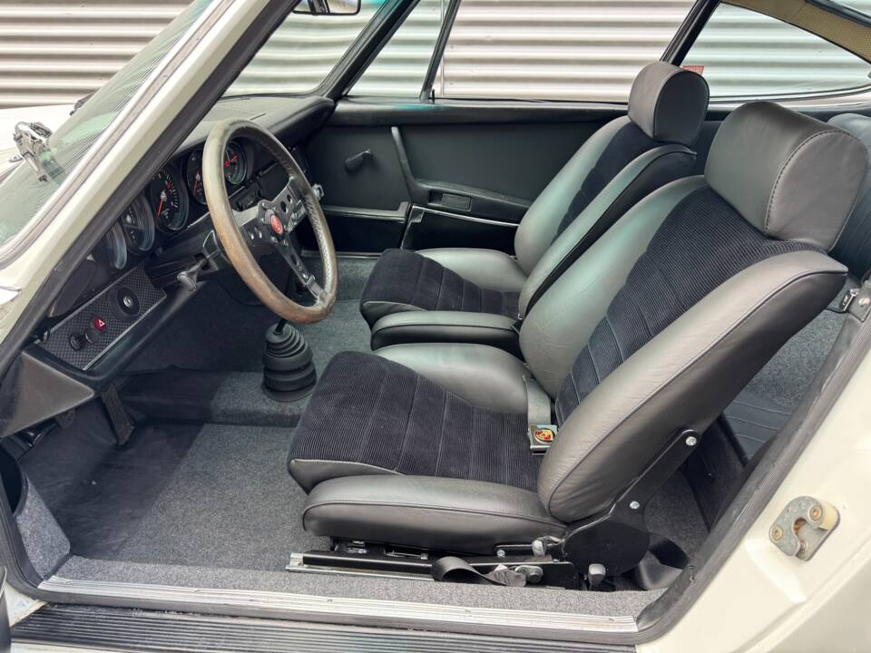 Image 21/60 de Porsche 911 2.4 T (1971)