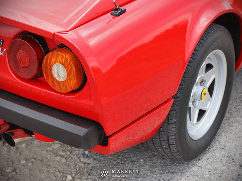 Bild 42/55 von Ferrari 308 GTBi (1981)