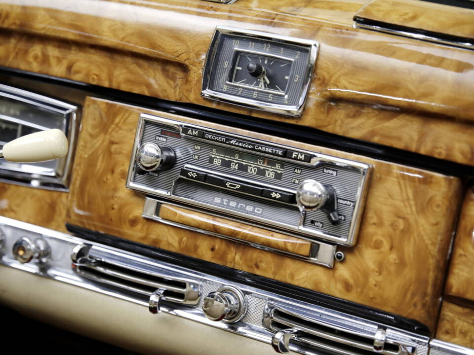 Image 16/23 of Mercedes-Benz 300 d Cabriolet D (1960)