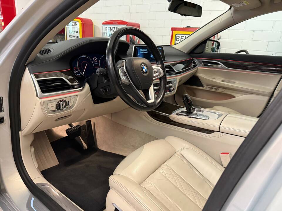 Bild 11/23 von BMW 730d (2016)