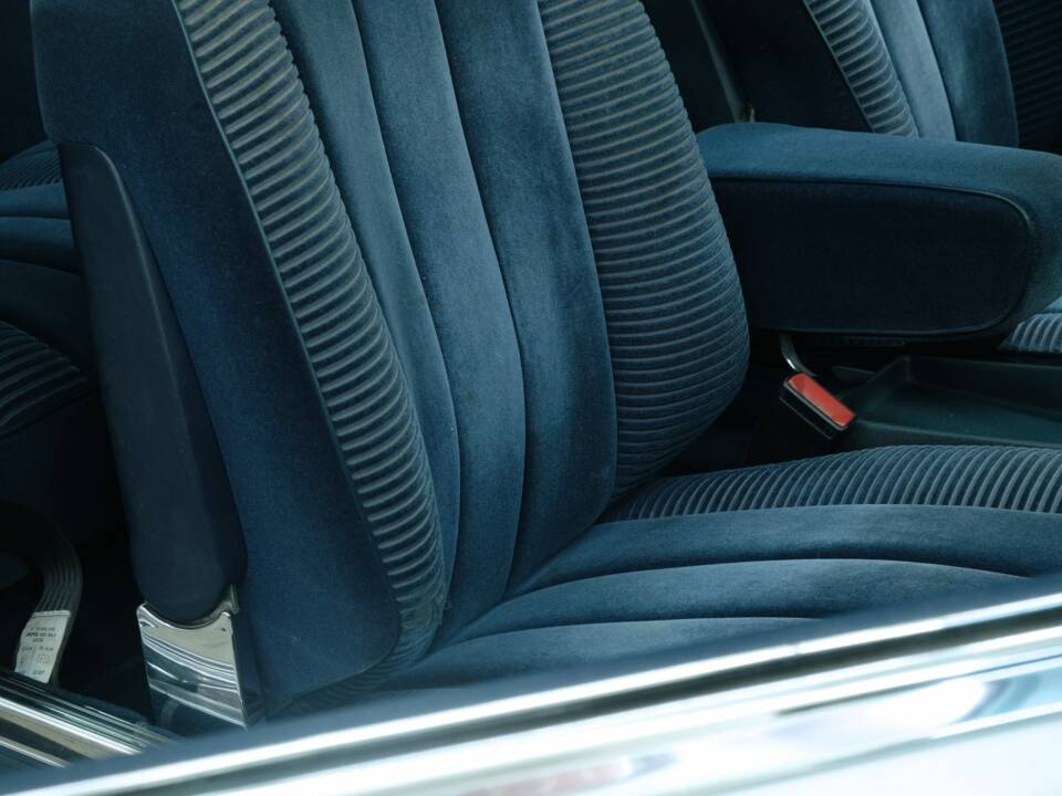 Image 35/50 de Mercedes-Benz 500 SLC (1981)