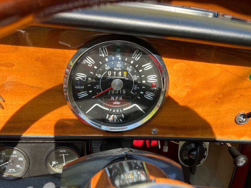 Image 38/50 of Triumph Herald 1200 (1965)