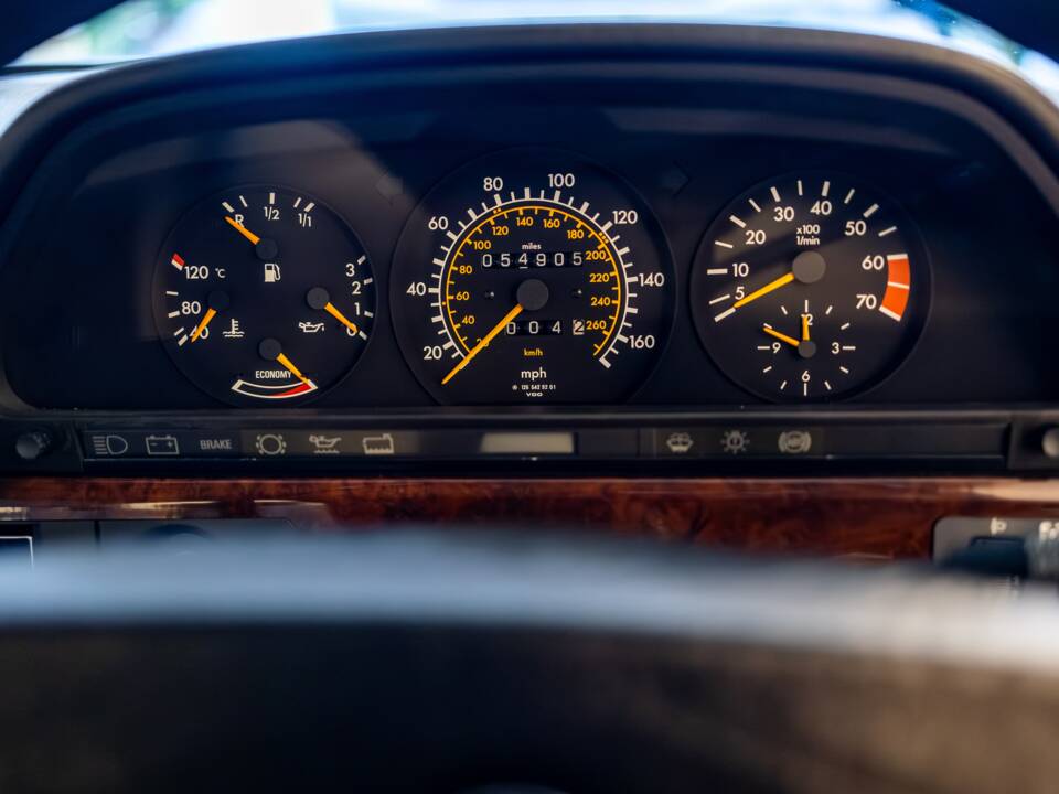 Bild 32/49 von Mercedes-Benz 560 SEL (1986)