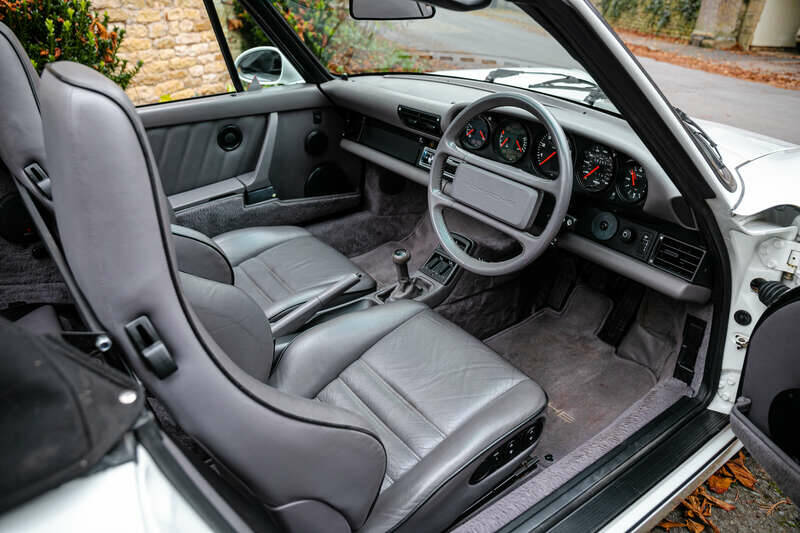 Image 2/38 of Porsche 911 Carrera 4 (1991)