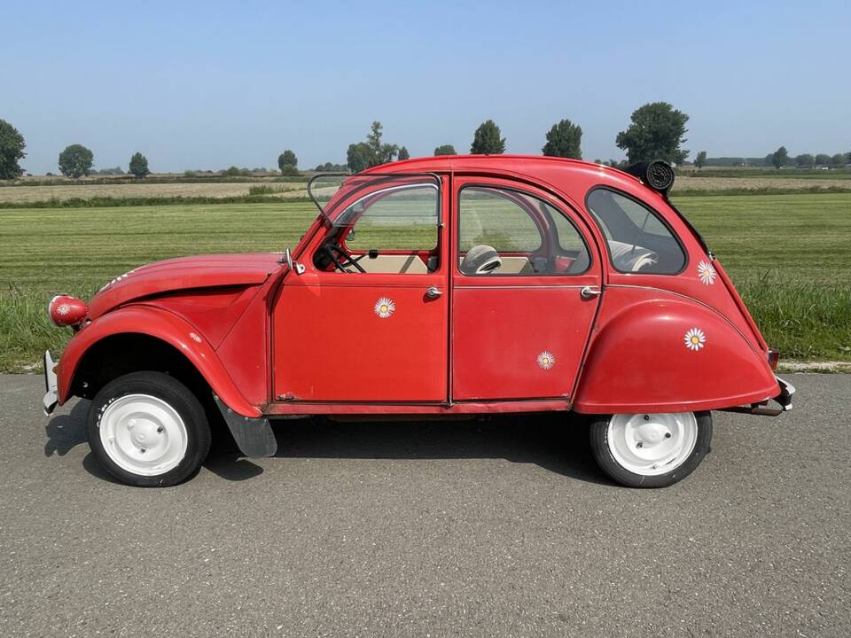 Image 8/8 of Citroën 2 CV 6 Club (1985)