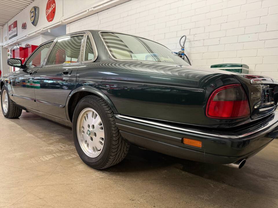 Bild 16/21 von Jaguar XJ 6 4.0 (1996)