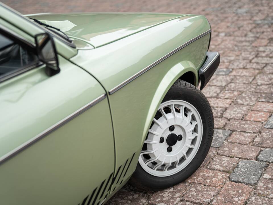 Image 2/40 of Volkswagen Polo I 1.1 (1980)