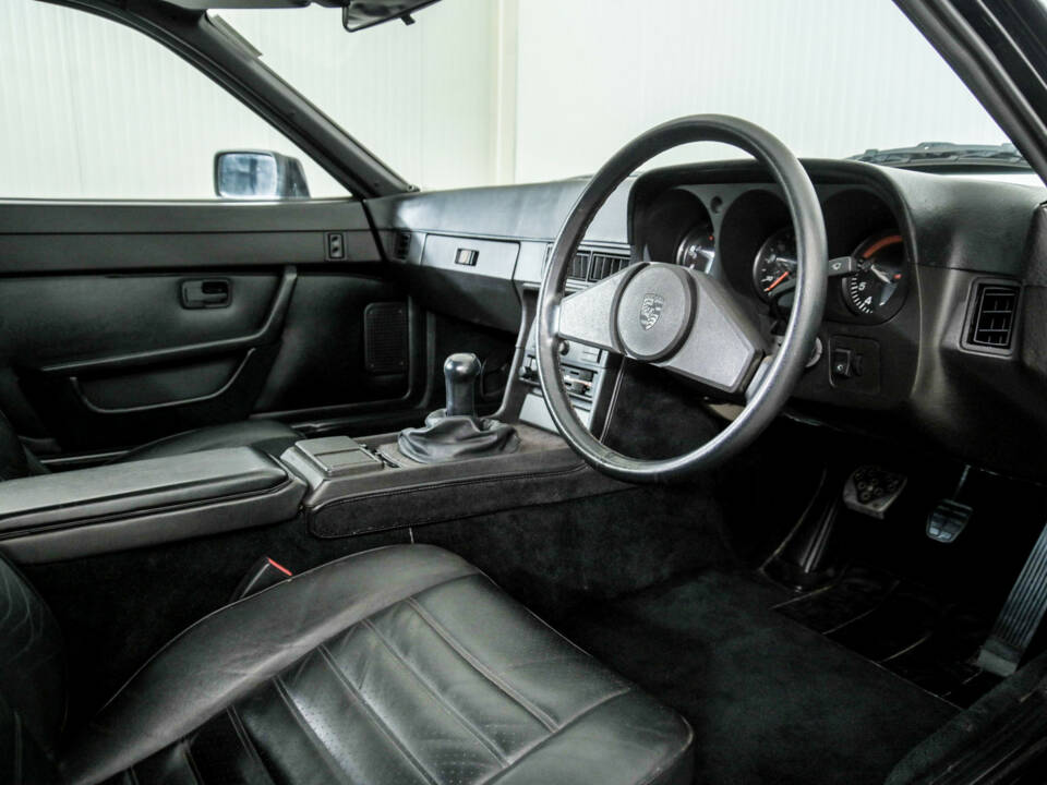 Immagine 11/50 di Porsche 924 S (1986)