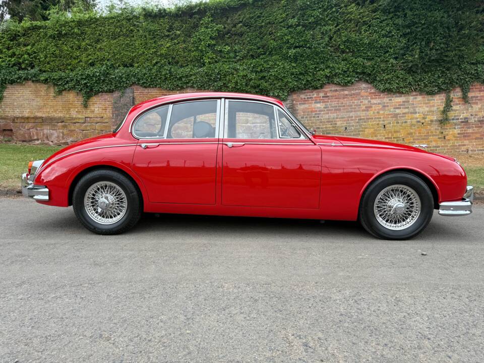 Image 5/36 of Jaguar Mk II 3.8 (1964)