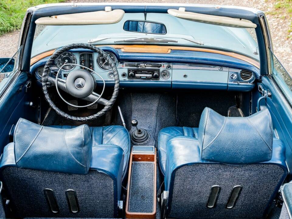 Image 4/5 de Mercedes-Benz 280 SL (1970)