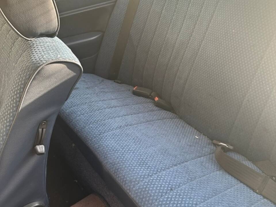 Image 7/9 of BMW 320 (1981)