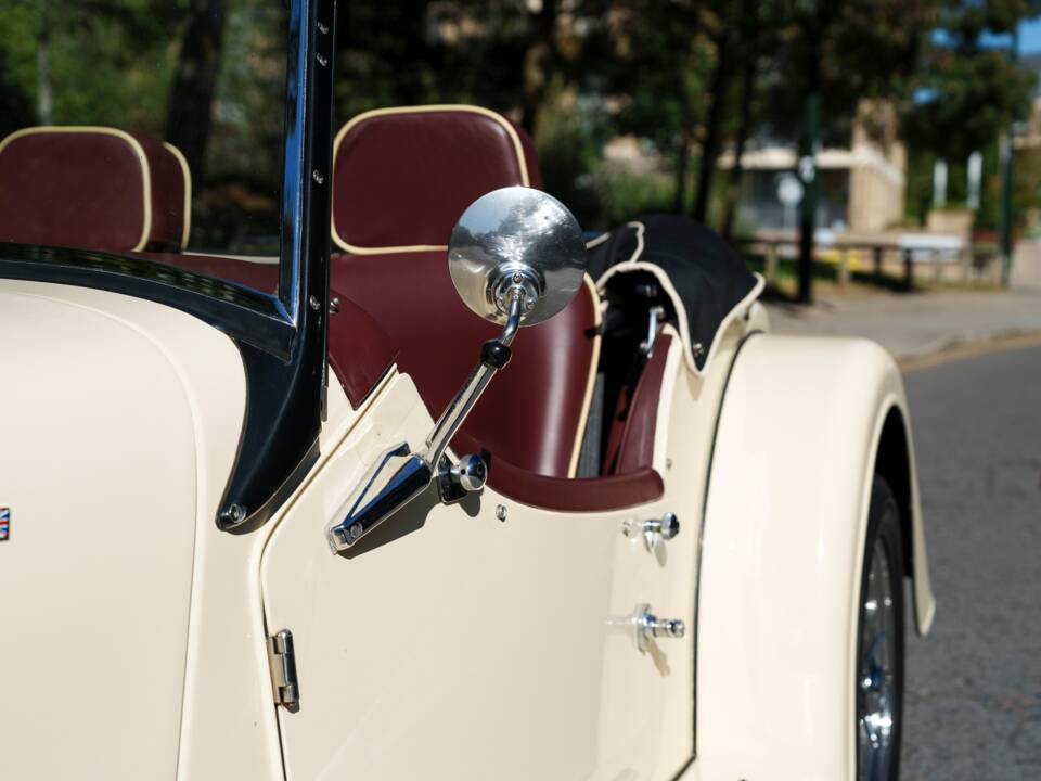 Image 13/26 of Morgan Plus 4 2-Seater (2007)