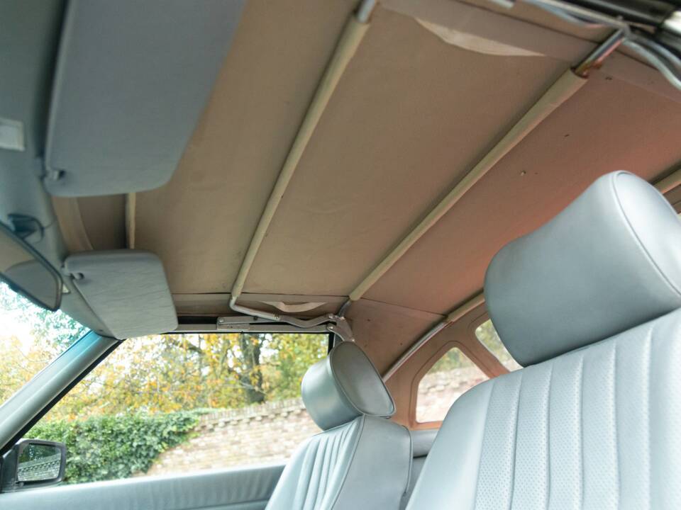 Imagen 30/50 de Mercedes-Benz 560 SL (1986)