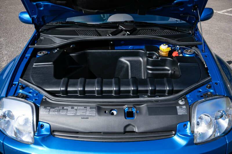 Imagen 3/34 de Renault Clio II V6 (2002)