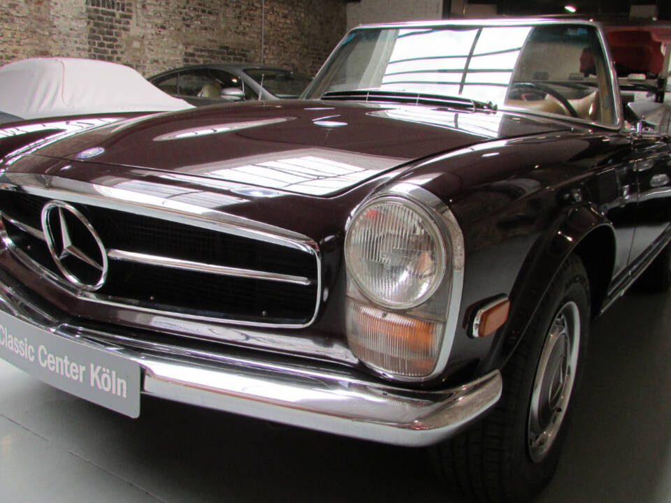 Image 7/23 of Mercedes-Benz 280 SL (1969)