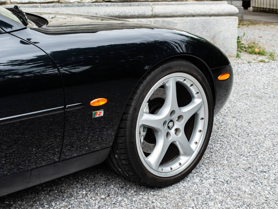 Immagine 21/42 di Jaguar XKR (2003)