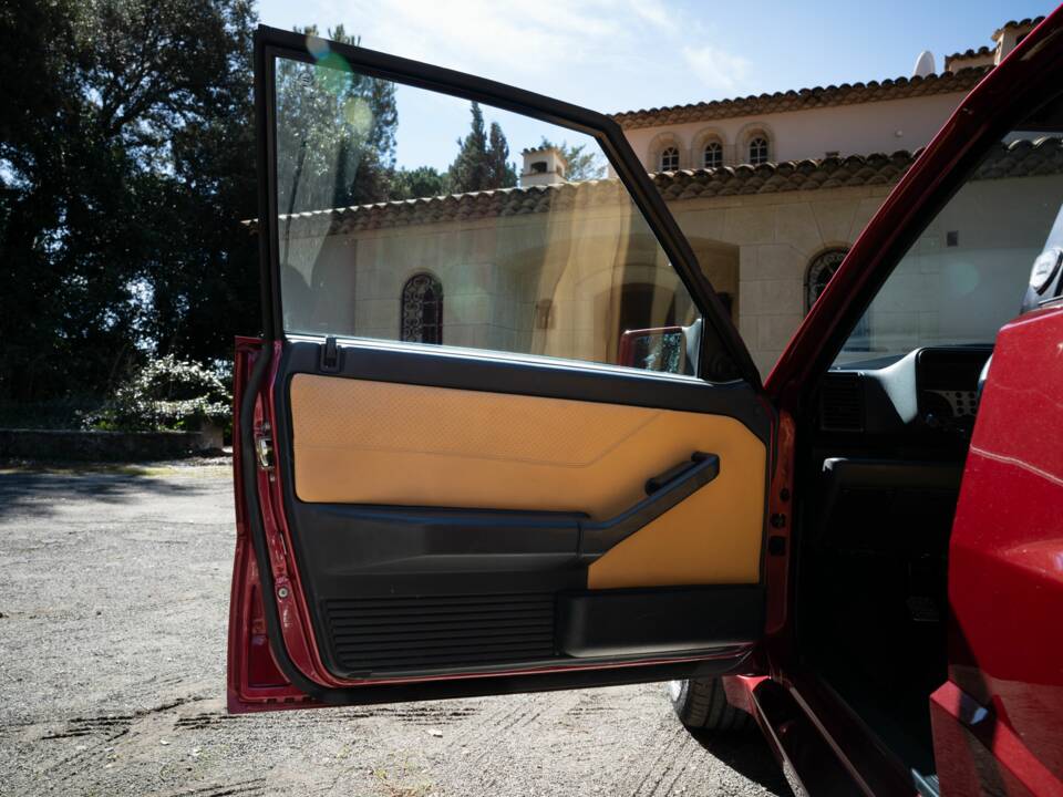 Image 33/63 of Lancia Delta HF Integrale Evoluzione II (1994)