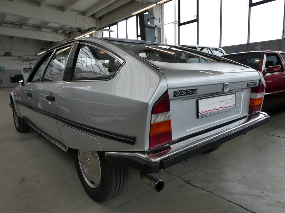 Image 28/40 of Citroën CX 2000 Pallas (1985)