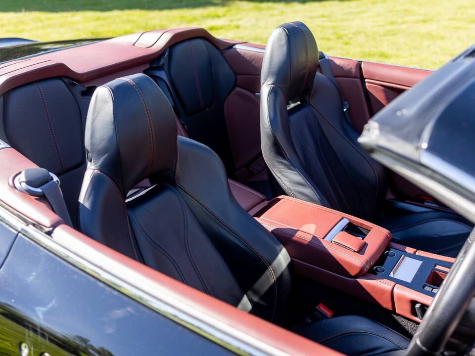 Afbeelding 30/50 van Aston Martin DBS Volante (2011)