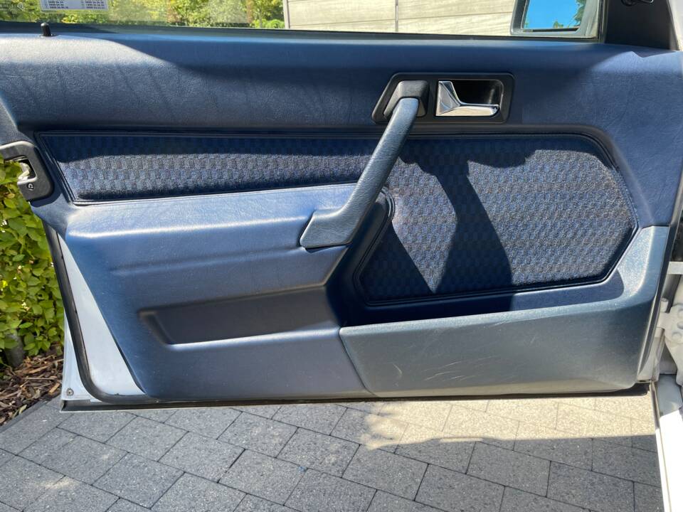 Image 22/57 of Mercedes-Benz 190 D 2.5 (1992)