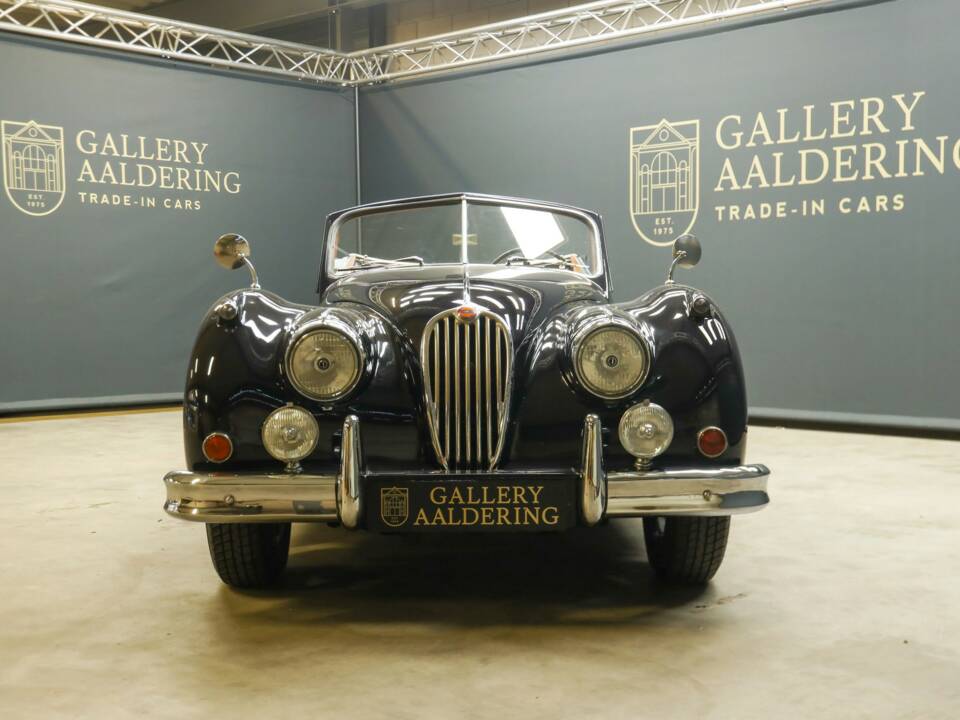 Image 36/50 of Jaguar XK 140 DHC (1955)