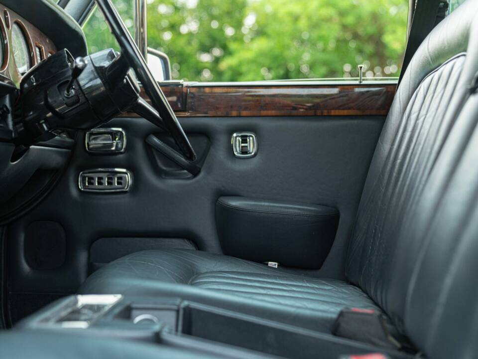 Image 33/50 of Rolls-Royce Silver Wraith II (1979)