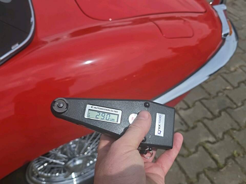 Image 52/80 of Jaguar E-Type 4.2 (1966)