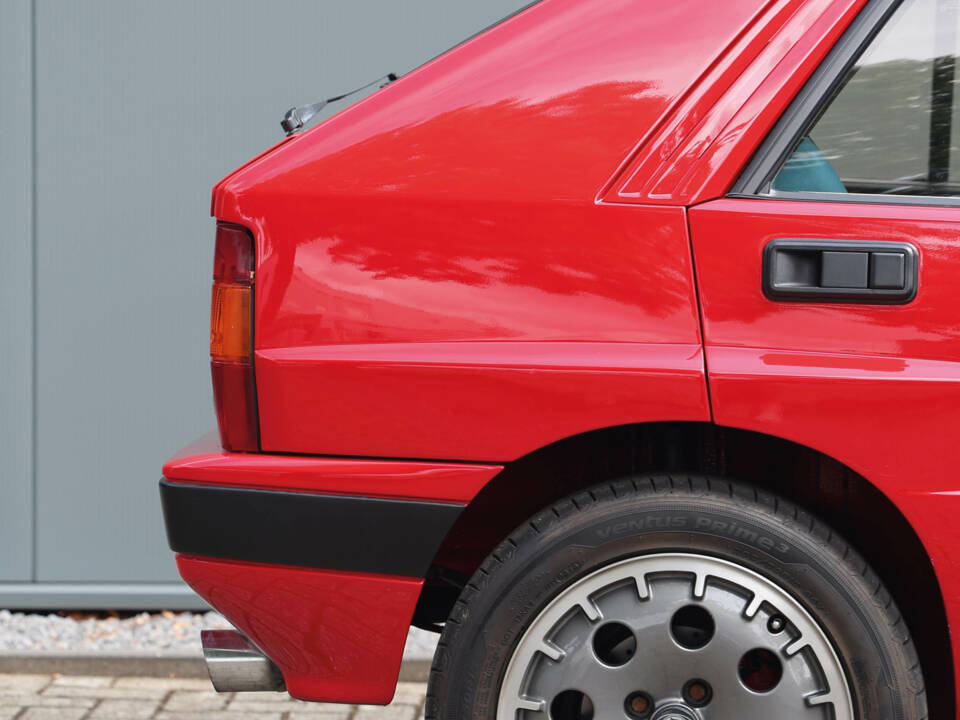 Image 7/41 of Lancia Delta HF Integrale (1989)