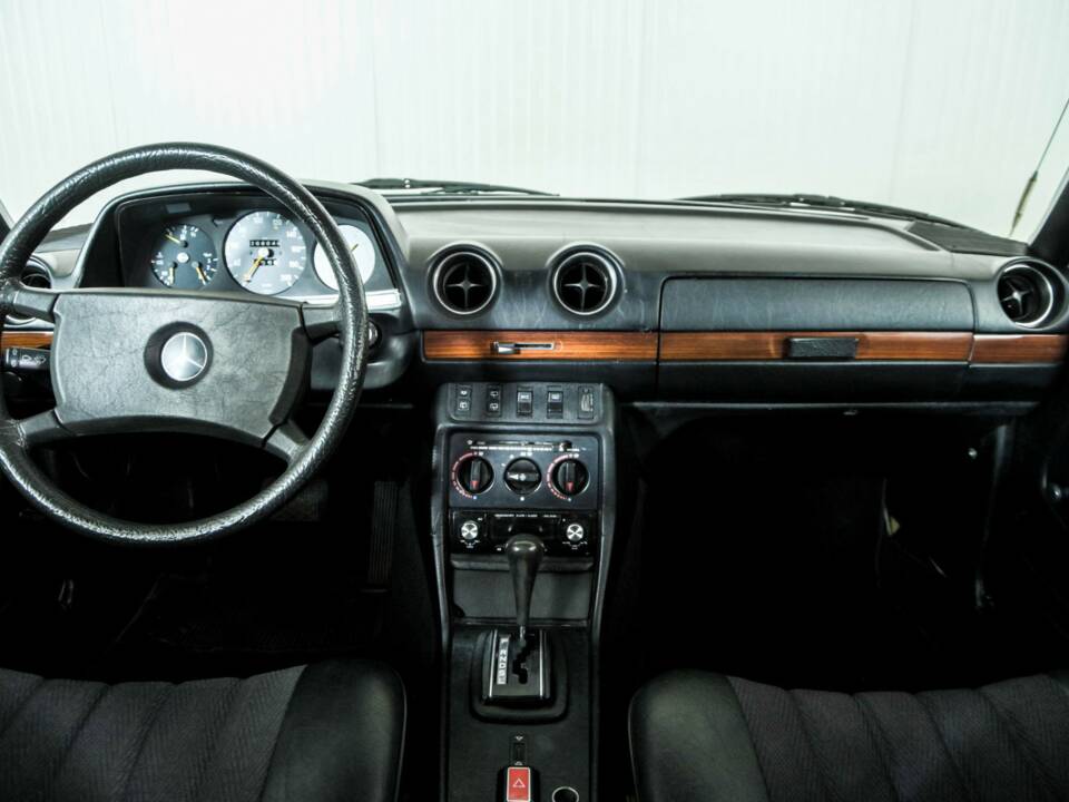 Bild 7/50 von Mercedes-Benz 300 TD Turbodiesel (1981)