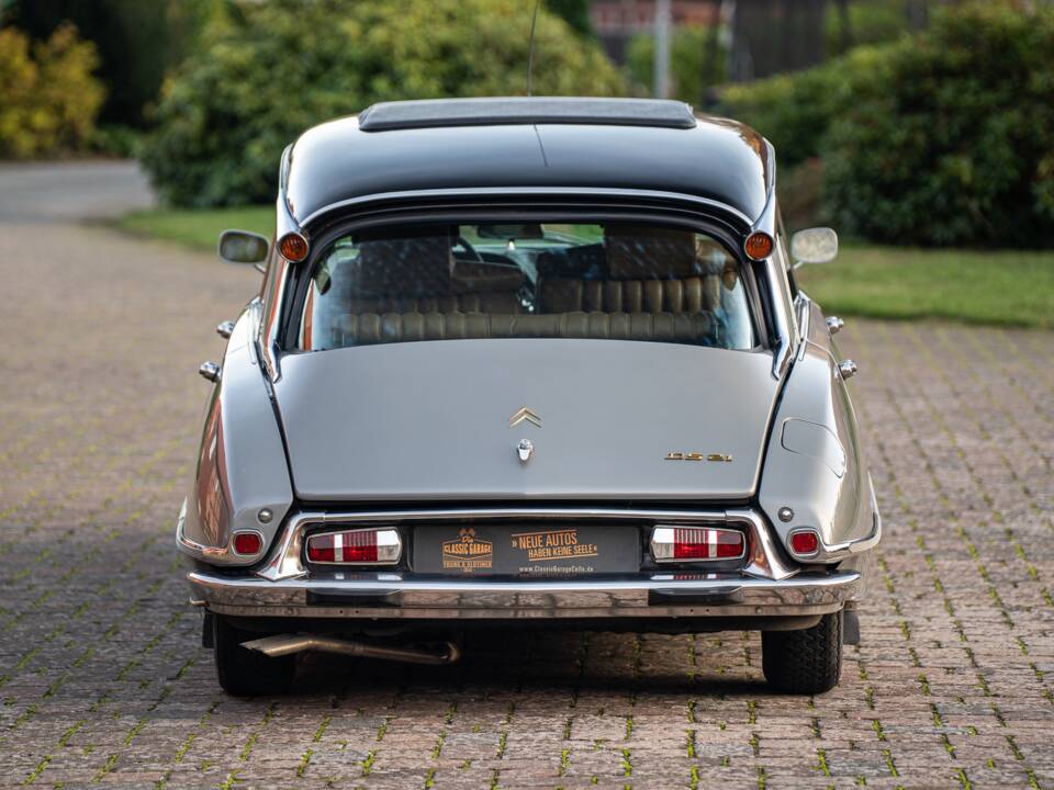 Image 20/44 of Citroën DS 21 (1968)