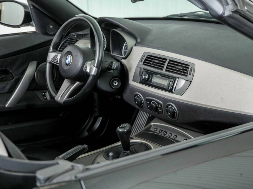 Bild 36/50 von BMW Z4 2.5i (2004)