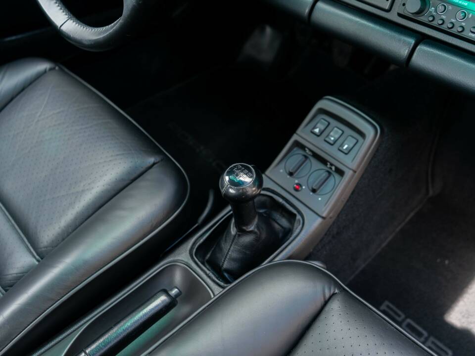 Bild 26/31 von Porsche 911 Carrera 4 (1990)