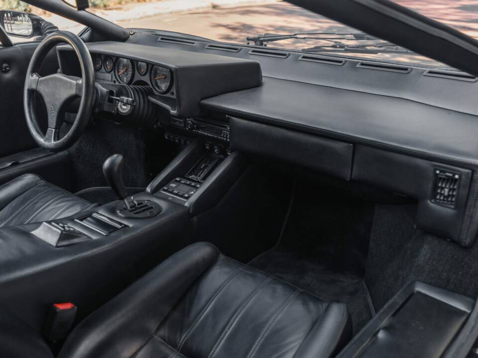 Imagen 26/51 de Lamborghini Countach 25th Anniversary (1990)