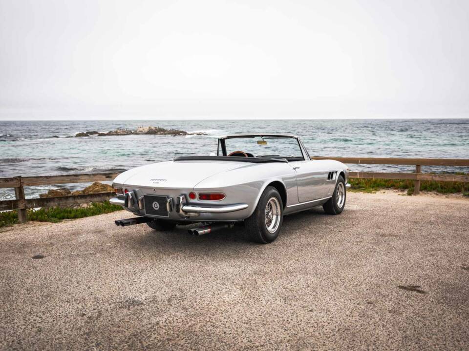 Immagine 15/48 di Ferrari 330 GTS (1968)