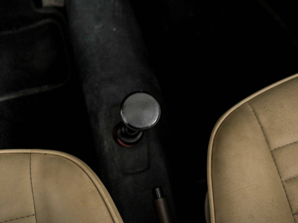 Image 24/50 of Volkswagen Beetle 1303 LS (1977)