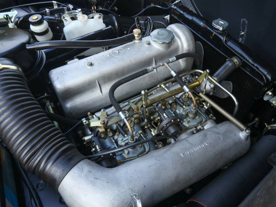 Obraz 33/50 pojazdu Mercedes-Benz 190 SL (1960)